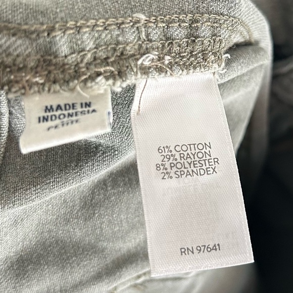 J. Jill High Rise Straight Leg Utility Jeans in Olive Green Size 16 Petite - Picture 4 of 5